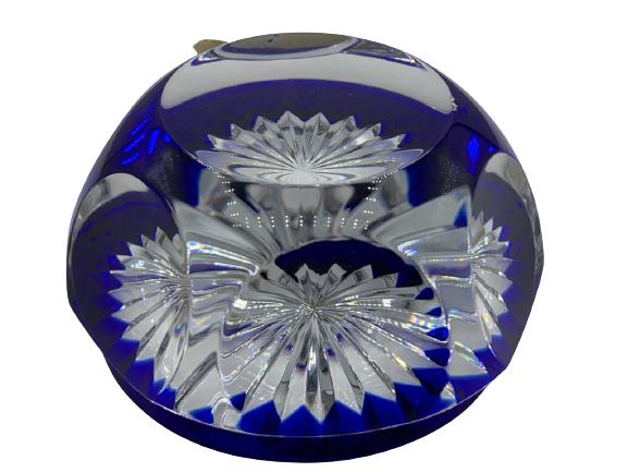 VTG BACCARAT ART GLASS PAPERWEIGHT SCULPTURE 3": VTG BACCARAT ART GLASS COBALT BLUE AND CLEAR PRISMATIC PAPERWEIGHT SCULPTURE COLLECTIBLE GLASS COLLECTOR SHOWCASE PIECES MURANO STYLE CRYSTAL STYLE HOME DECOR HOME STAGING -1.5" X 3" APPROX-VERY GOOD 