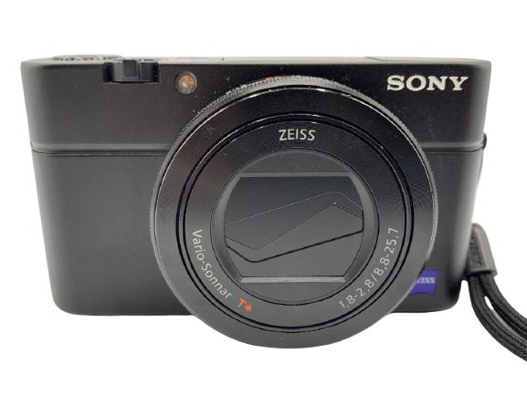 SONY CARL ZEISS DSCRX100M3 DIGITAL CAMERA: SONY CARL ZEISS DSCRX100M3 DIGITAL CAMERA PHOTOGRAPHY PHOTOGRAPHER STUDIO ART COLLECTIBLE CAMERAS VARIO SONNAR LENS BLACK BODY- 2" X 4" X 1" APPROX-GOOD CONDITION, NO POWER SOURCE, NOT TESTED-NO LENS