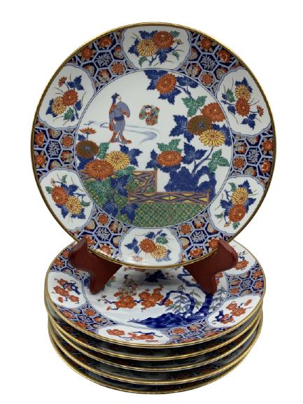 A COLLECTION OF 5 VINTAGE IMARI PLATES 9": A COLLECTION OF 5 VINTAGE IMARI PLATES RED BLUE ORANGE WHITE GOLD GILT CLOISONNE STYLE CHINOISERIE ASIAN MODERN COLLECTIBLE DINNERWARE KITCHEN DINING ROOM DECOR -9" EACH APPROX-VERY GOOD CONDITION-DP2
