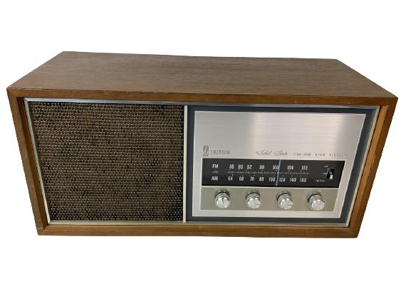 VINTAGE MID CENTURY EMERSON AM FM TABLE RADIO: VINTAGE MID CENTURY EMERSON AM FM TABLE RADIO W WALNUT WOOD AND BRUSHED SILVER CHROME KNOBS COLLECTIBLE RADIOS 1950'S 1960'S ORIGINAL RETRO SOUND EQUIPMENT HOME OFFICE MANCAVE MANTIQUES TRANSISTOR HOM