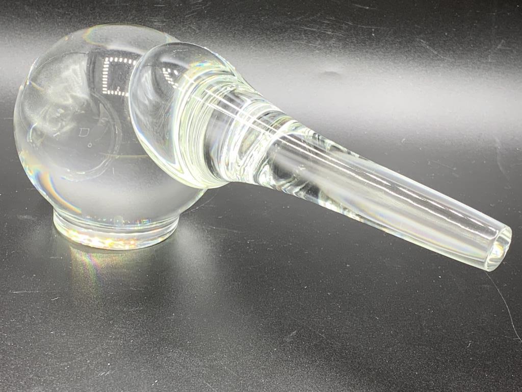 STEUBEN CRYSTAL ART GLASS ELEPHANT SCULPTURE 6": STEUBEN MODERNIST MINIMALIST CRYSTAL ART GLASS ELEPHANT WITH TRUNK EXTENDED STRAIGHT SCULPTURE BY PAUL SCHULTZ PAPERWEIGHT HOME OFFICE LIBRARY STUDY HOME DECOR COLLECTIBLE GLASS COLLECTOR SHOWCASE PIE