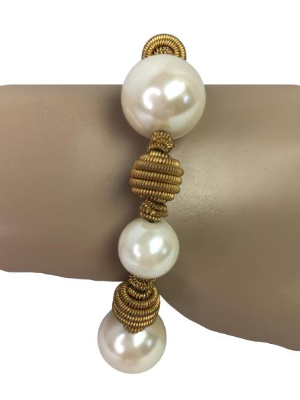 NWT ANNE KLEIN GOLD & PEARL BRACELET 7.5": NWT ANNE KLEIN GOLD & PEARL BRACELET 7.5" - LARGE & SMALL PEARLS WITH GOLD COIL CONNECTORS- TOGGLE CLOSURE
