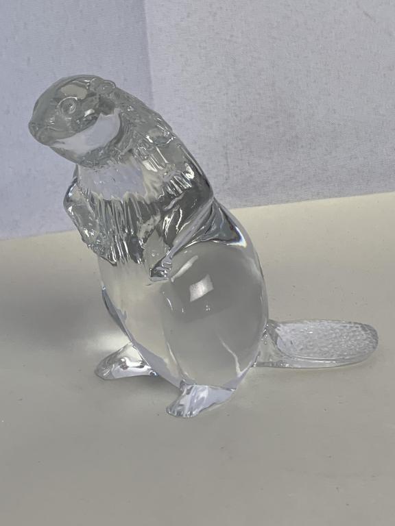 VINTAGE DAUM FRANCE CRYSTAL BEAVER FIGURINE 4.5": VINTAGE DAUM FRANCE CRYSTAL BEAVER FIGURINE 4.5" -4.5" TALL-GOOD VINTAGE CONDITION, SEE IMAGES
