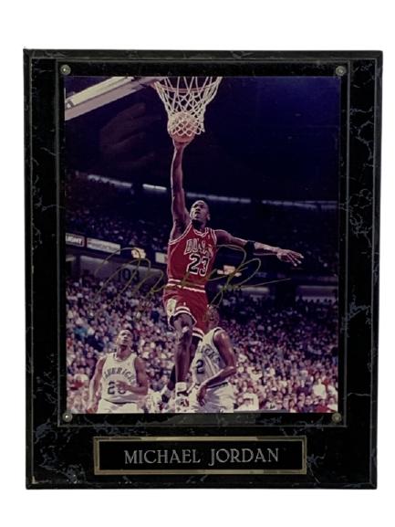 MICHAEL JORDAN CHICAGO BULLS AUTOGRAPH PHOTO 13" (1 of 6)