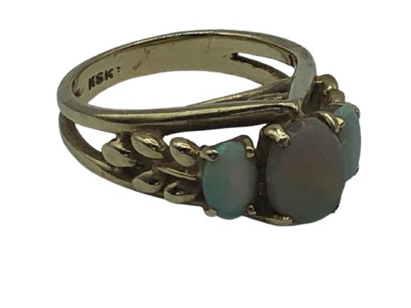 VINTAGE 14K GOLD & OPAL RING SIZE 5.5 (1 of 3)