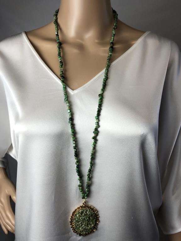 VINTAGE JADE BEAD NECKLACE W/JADE PENDANT 40" (1 of 4)