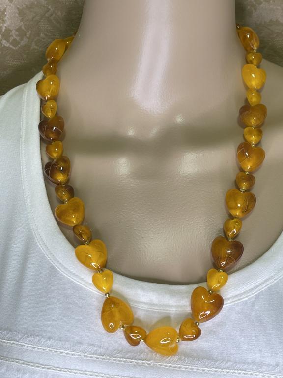 OGGETTI MURANO AMBER HEART BEADED NECKLACE: OGGETTI MURANO AMBER HEART BEADED NECKLACE