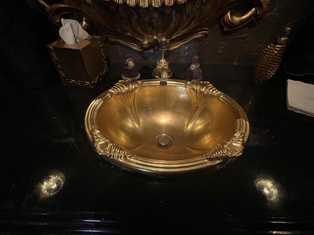 SHERLE WAGNER LUXURIOUS GOLD BATHROOM SINK (1 of 1)