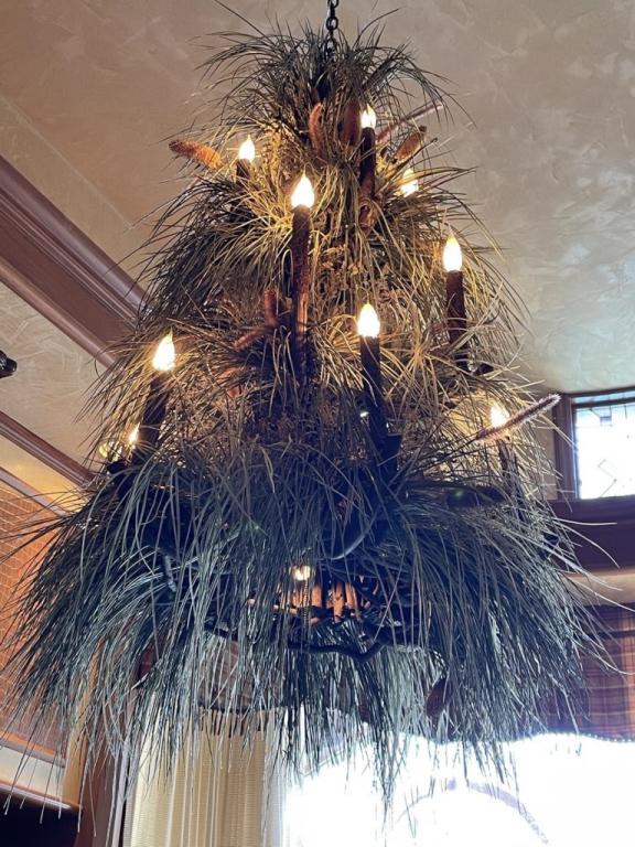 RUSTIC GRASS DESIGNER CHANDELIER (1 of 3)