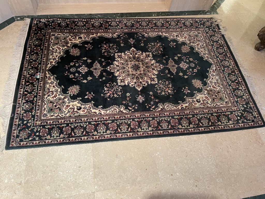 ORIENTAL FOREST GREEN MEDALION AREA RUG 74" (1 of 4)