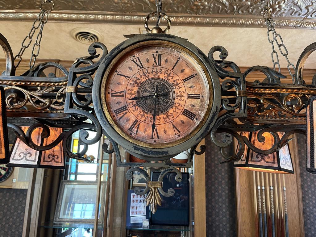 POOL TABLE LAMP (1 of 4)