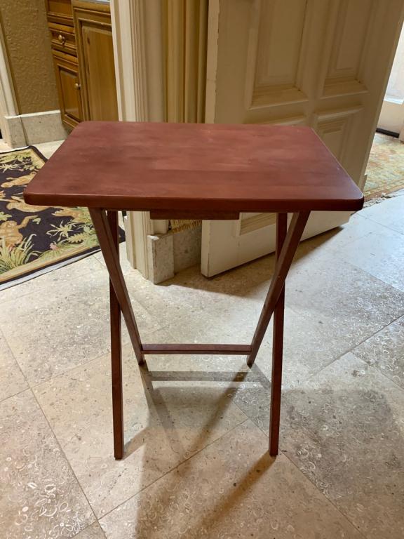 4 MODERN STYLE WOOD FOLDING TABLE SNACK TRAYS (1 of 4)