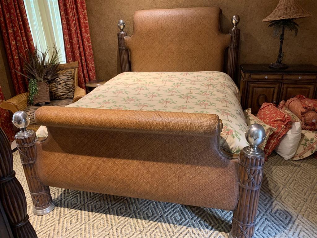 ERNEST HEMINGWAY  "KILIMANJARO" THOMASVILLE BED (1 of 10)