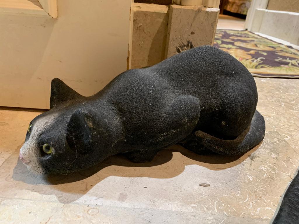 DECORATIVE CAT DOOR STOP SCULPTURE 15" (1 of 2)