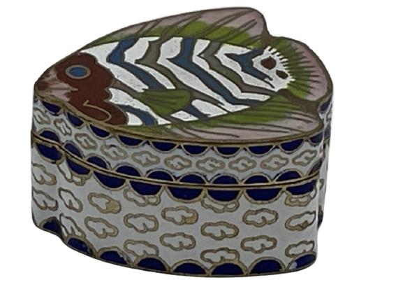CLOISONNE FISH MOTIF PILL BOX: CLOISONNE FISH MOTIF PILL BOX