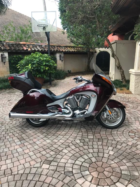 2008 VICTORY VISION MOTORCYCLE (1 of 5)