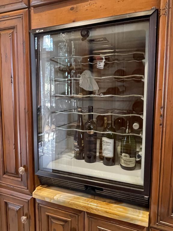 BUILT IN U-LINE WINE COOLER: BUILT IN U-LINE WINE COOLER -24"W X33"H * PREVIEW for serious pre-qualified buyers Saturday April 10th 12-4 by appointment ONLY. Appointments must be made at least 24 hours in advance and confirmed. *