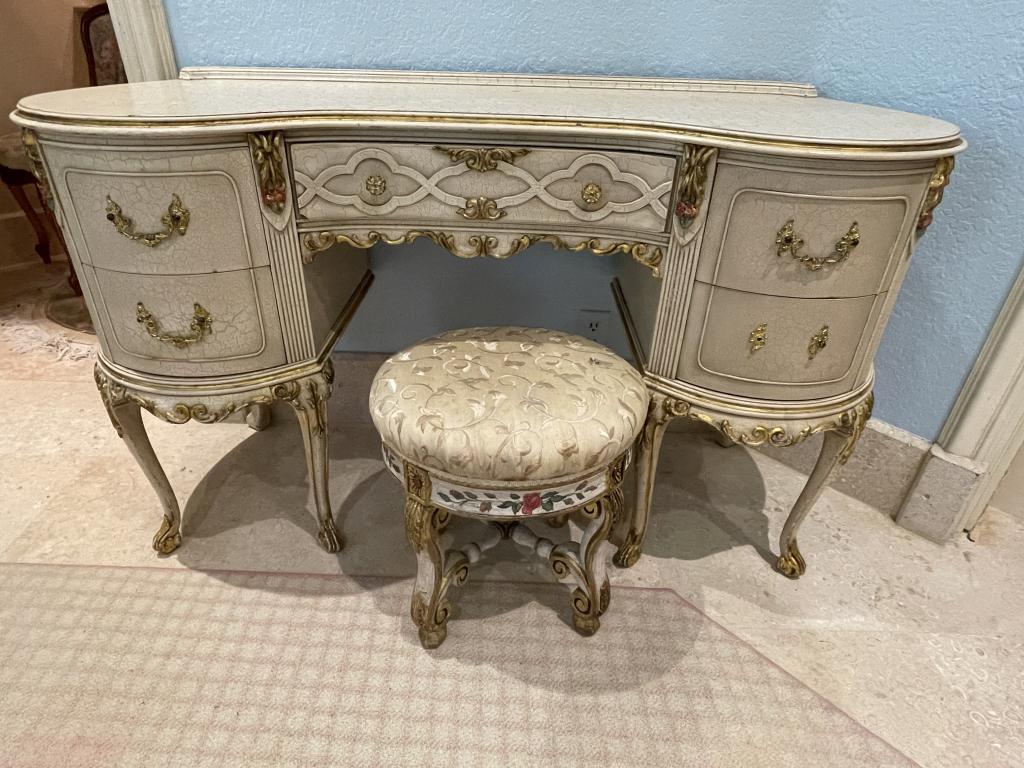 ANTIQUE FRENCH STYLE  KIDNEY SHAPED DESK & STOOL (1 of 4)