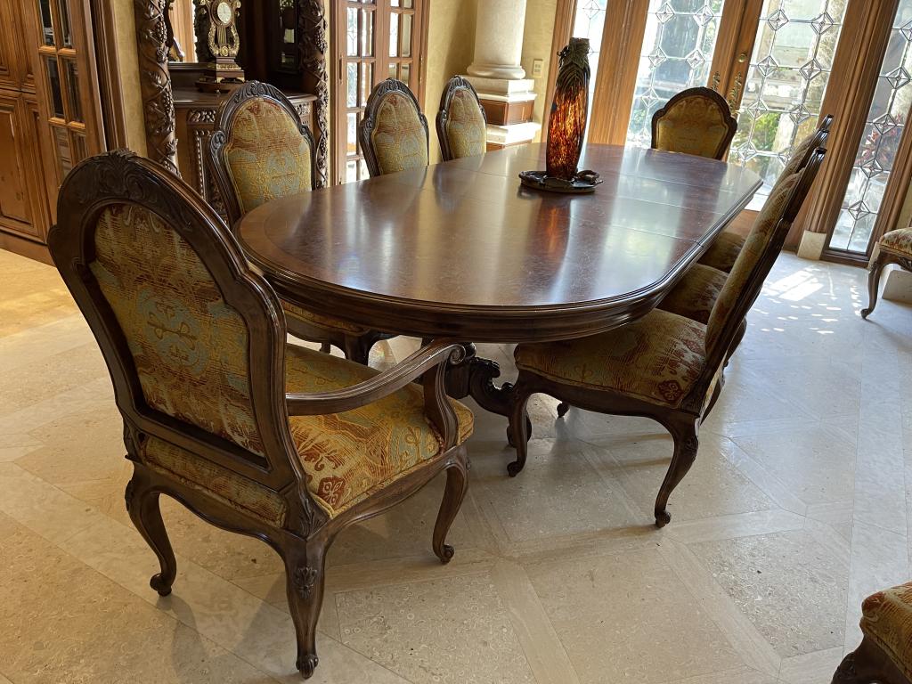 ELEGANT FORMAL DINING ROOM TABLE & 10 CHAIRS (1 of 3)