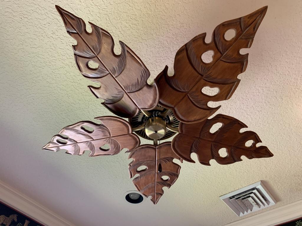 VINTAGE MODERN COASTAL LEAF CEILING FAN 45": VTG MODERN COASTAL WOOD STYLE LEAF INDOOR OUTDOOR CEILING FAN-45" DIAMETER APPROX-VERY GOOD CONDITION CONSISTENT WITH AGE AND USE-DP4921GGH