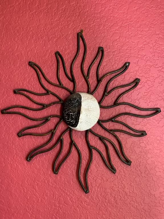 HANDMADE WROUGHT IRON SUN WALL SCULPTURE ART  20" (1 of 3)