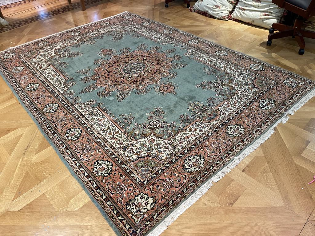 FABULOUS HAND KNOTTED WOOL ORIENTAL RUG (1 of 4)
