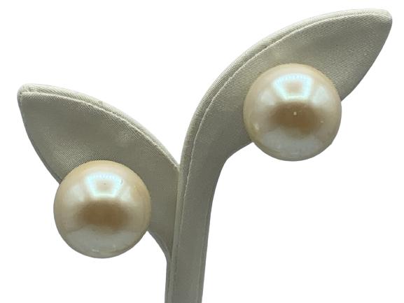 LAGERFELD / TIZIANI LARGE MOBY PEARL EARRINGS .5": RARE LAGERFELD / TIZIANI VINTAGE 1960'S MID CENTURY DECO STYLE LARGE MOBY PEARL EARRINGS WITH CLIP ON BACKS-.5" APPROX-VERY GOOD CONDITION CONSISTENT WITH AGE AND USE-DP41221--( evening gown accessory