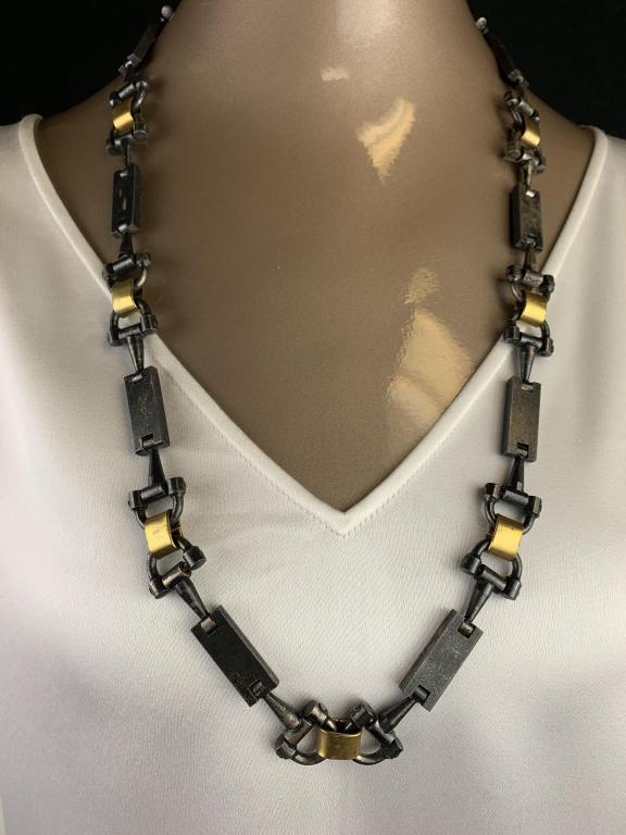 LAGERFELD / TIZIANI BRUTALIST HORSEBIT BELT 30": RARE VINTAGE LAGERFELD / TIZIANI 1960'S ONE OFF COUTURE COLLECTIBE BRUTALIST ARTICULATED H HINGED HORSEBIT BELT ( COULD BE WORN AS NECKLACE)- 30"- VERY GOOD CONDITION CONSISTENT WITH AGE-DP41421 *THE 