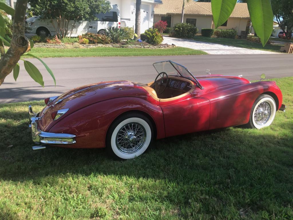 VINTAGE 1955 JAGUAR XK140 ROADSTER RED / TAN INT. (1 of 20)