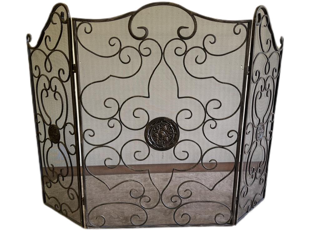 VINTAGE FIREPLACE BLACK IRON SCREEN (1 of 6)