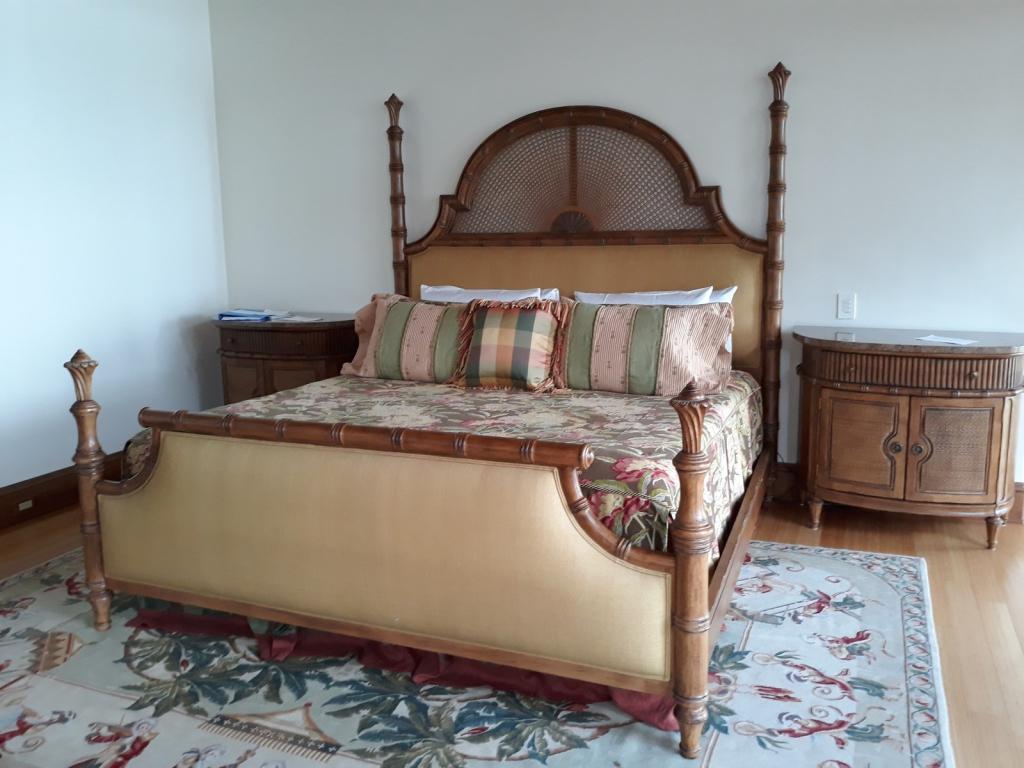 KING SIZE TROPICAL BEDDING SET (1 of 2)