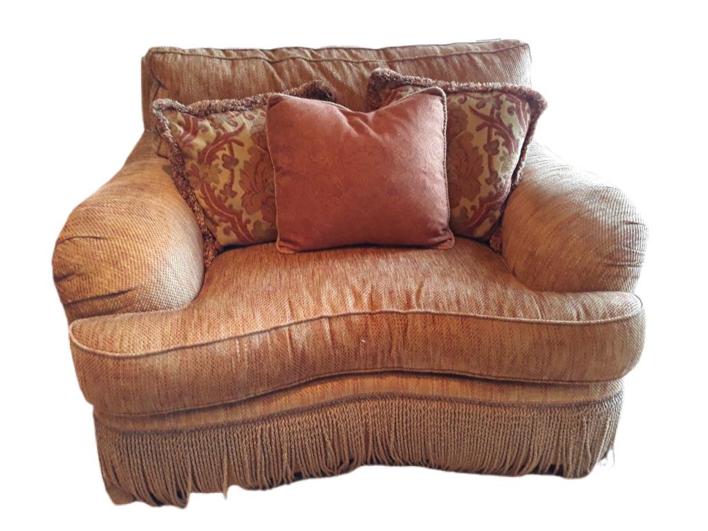 MARGE CARSON STYLE OVERSIZED CHAIR (1 of 5)