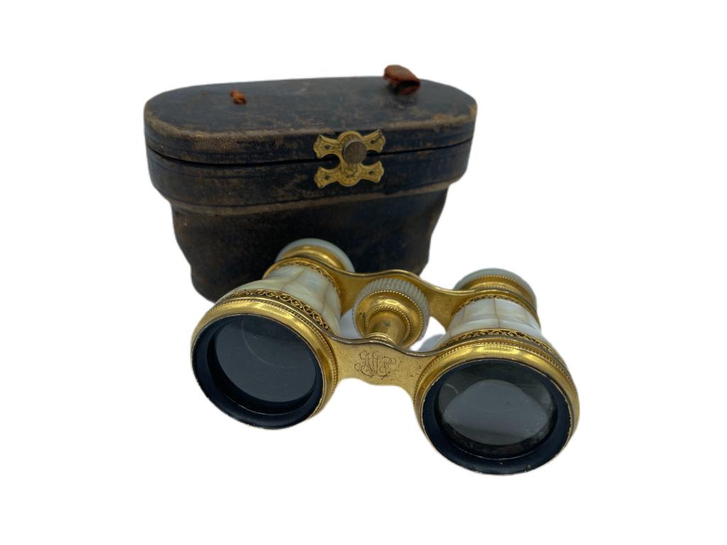 VINTAGE MOTHER OF PEARL OPERA GLASSES (1 of 4)