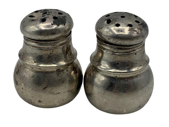 VINTAGE STERLING SILVER SALT & PEPPER SHAKERS 14 G (1 of 3)