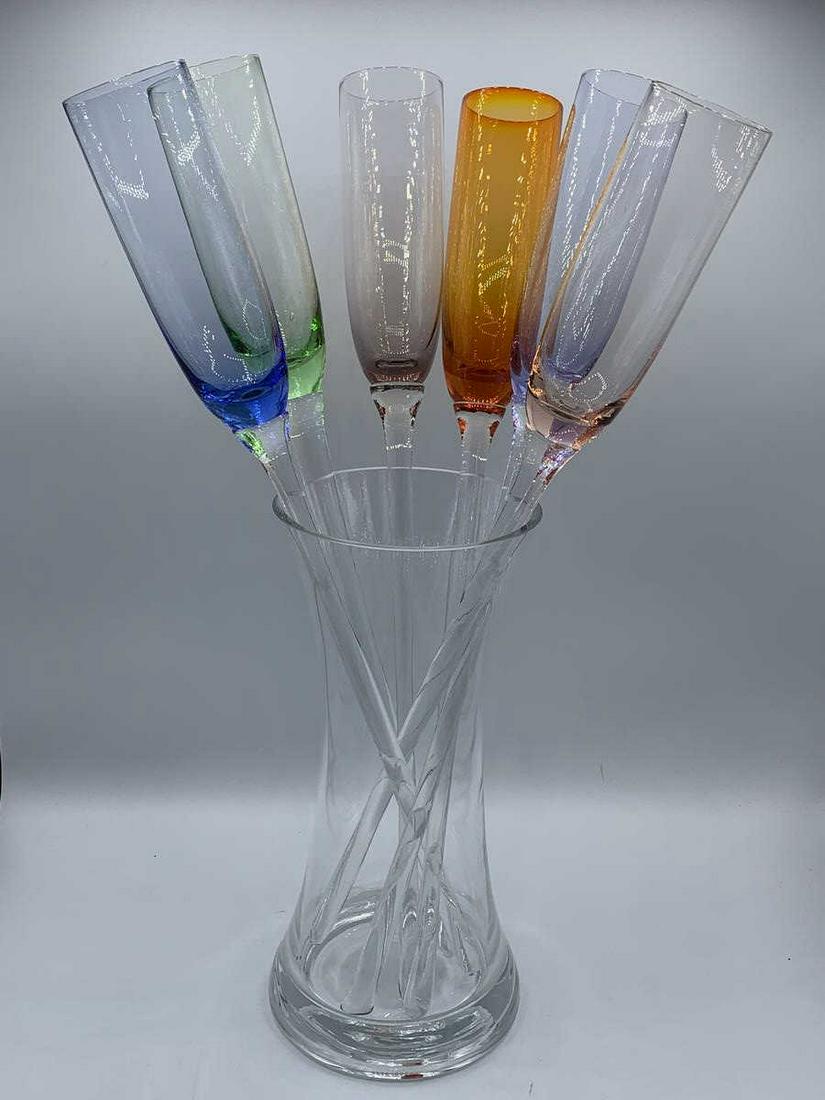 6 CHAMPAGNE TOAST FLUTES IN GLASS ART VASE 16.5" (1 of 8)