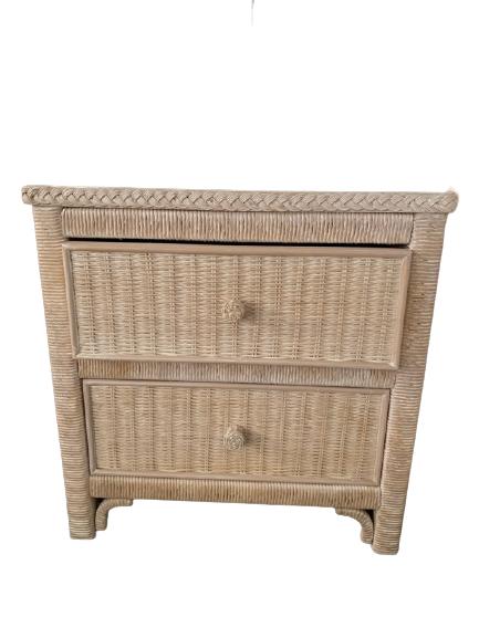 VINTAGE MODERN RATTAN WHITE WICKER END TABLE (1 of 3)