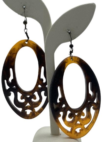 Tortoise shell looking earrings (1 of 2)