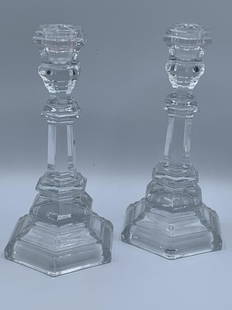 PAIR OF TIFFANY AND CO CRYSTAL CANDLESTICKS: PAIR OF TIFFANY AND CO CRYSTAL CANDLESTICKS 8"H