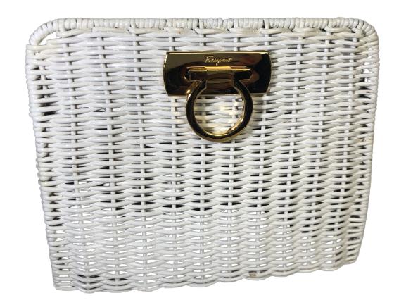 VINTAGE FERRAGAMO GANCINI WHITE WICKER HANDBAG 8.5 (1 of 7)