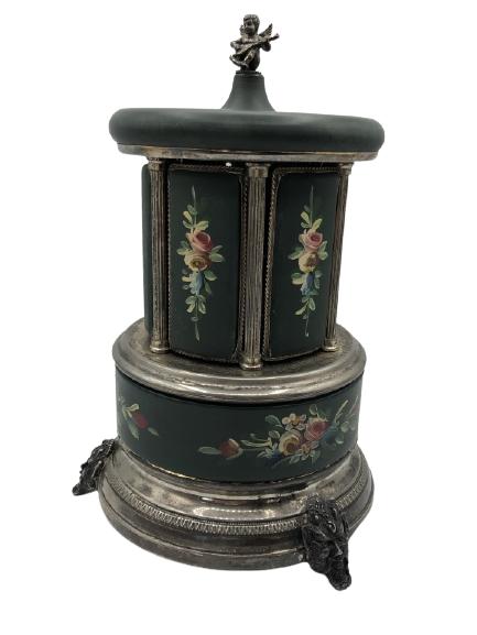 VINTAGE REUGE CAROUSEL MUSICAL CIGARETTE HOLDER (1 of 7)
