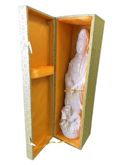 VTG WHITE PORCELAIN KWAN YIN STATUE 23" (1 of 9)