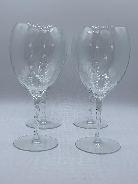 PRETTY WINE GOBLETS SET OF 4: PRETTY WINE GOBLETS SET OF 4 - 8.5" HIGH X 3.25" DIAMETER- INTERESTING PATTERN ON BOWL & STEM- VERY GOOD CONDITION - NO CHIPS OR CRACKSCOLLECTIBLE HOME DECOR; LUXURY SERVEWARE; ENTERTAINING; BARWARE &
