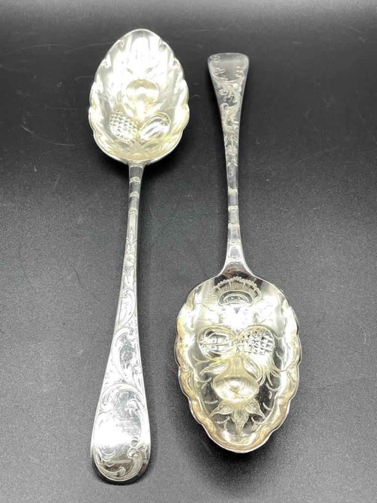 VINTAGE BAROQUE STYLE SERVING SPOONS 9.5" (1 of 6)