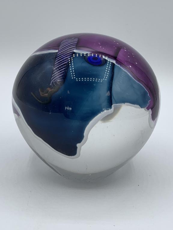 VINTAGE PURPLE & BLUE ART GLASS PAPERWEIGHT 4" (1 of 5)