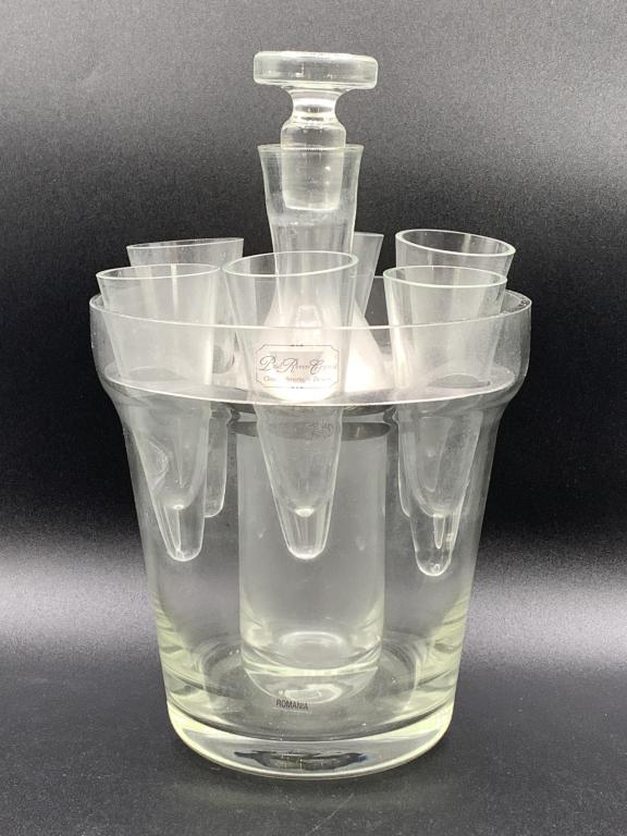 VINTAGE CRYSTAL & METAL VODKA SERVER WITH 6 GLASSE (1 of 5)