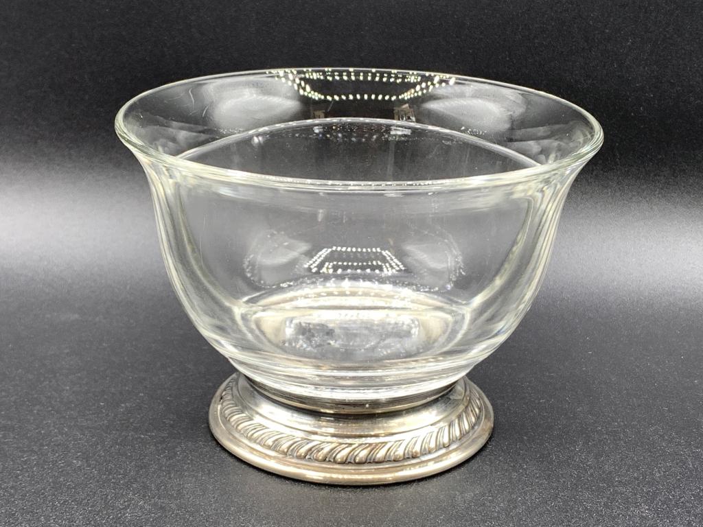 VINTAGE GLASS & STERLING SILVER DIVIDED SERVING BOWL: VINTAGE GLASS & SILVER DIVIDED SERVING BOWL 5.25" - 5.25" LONG X 3.5" HIGH- DIVIDED BY GLASS INTO TWO EQUAL SECTIONS- DENT ON METAL BASECOLLECTIBLE HOME GOODS; LUXURY SERVEWARE; ENTERTAINING; BARWARE