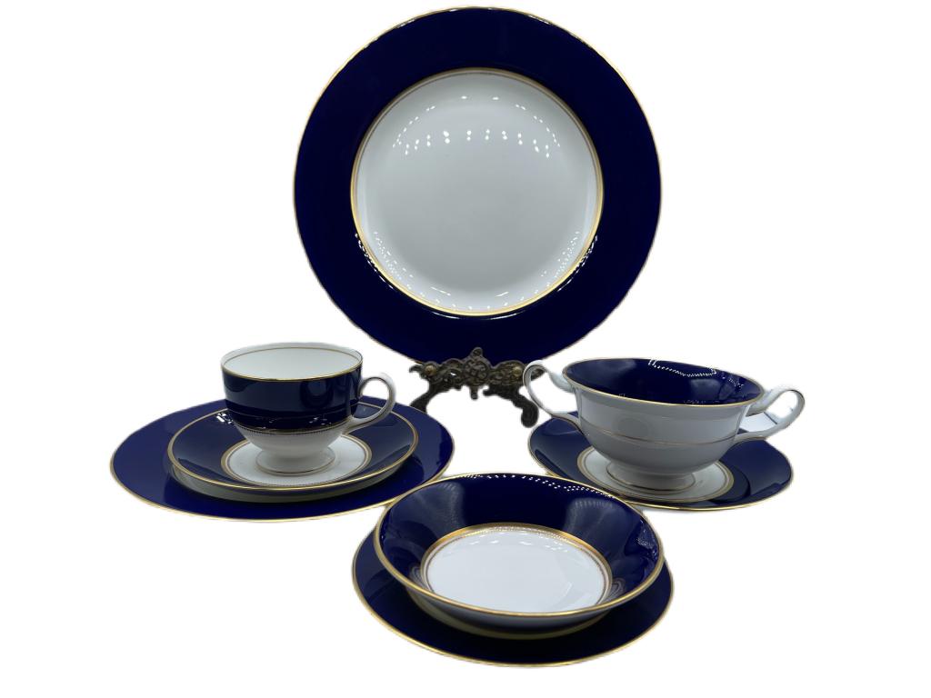 WEDGWOOD RENAISSANCE SERVICE FOR 12 (96 PIECES) (1 of 14)