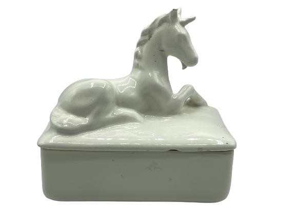 VINTAGE PETER EVANS CERAMIC UNICORN JEWELRY BOX (1 of 8)