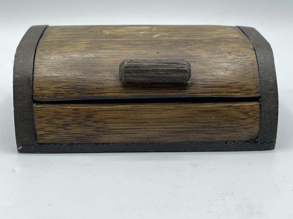 VTG WOOD & RATTAN STYLE KEEPSAKE STORAGE BOX (1 of 4)