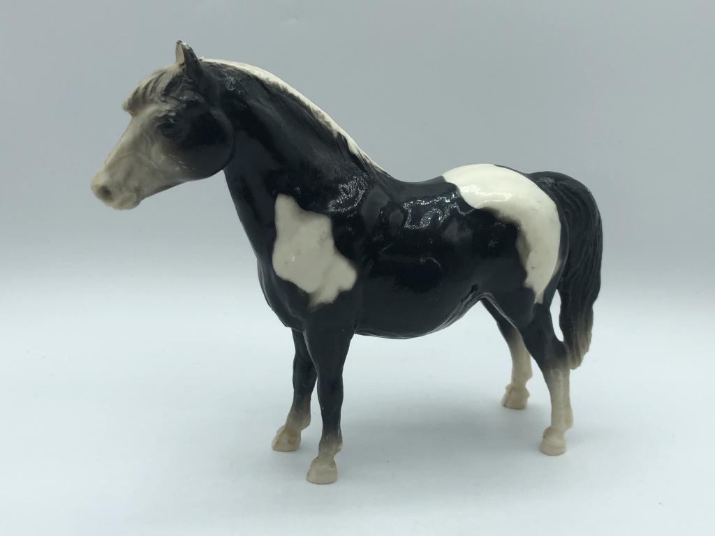 VTG BREYER MOLDING CO. BLACK/WHITE MODEL HORSE (1 of 5)